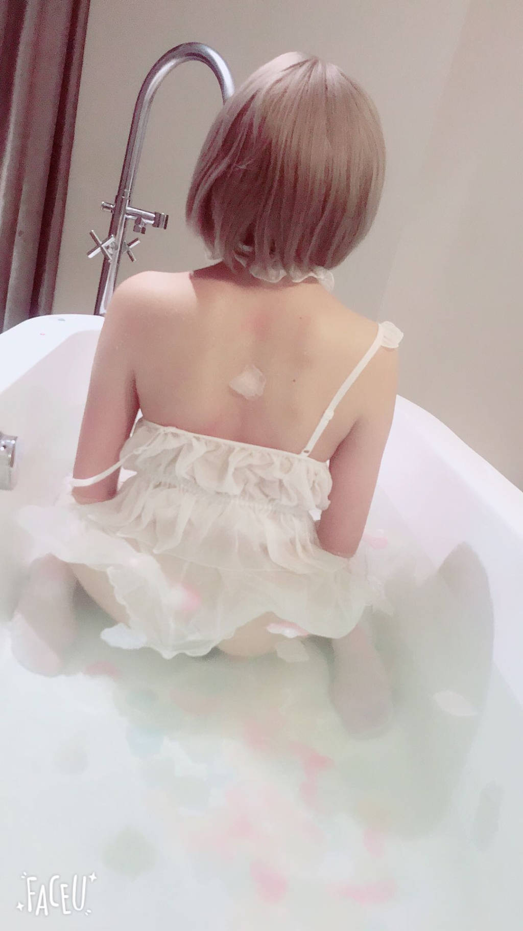 日奈森果w-浴室里的小天使_丽丝库