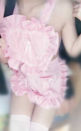 萝莉液液酱YeYe-粉色围裙&双马尾少女&穹妹